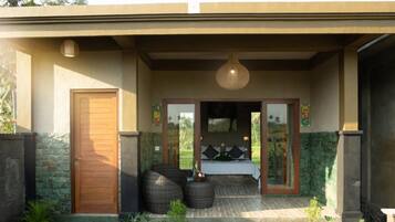 Suite with Rice Field View | Cofres nos quartos, ferros/tábuas de passar roupa, Wi-Fi de cortesia