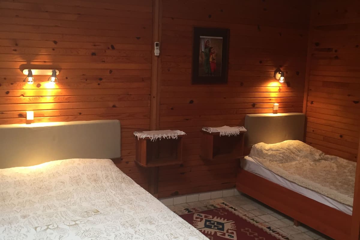 in-room safe, desk, soundproofing, free cots/infant beds