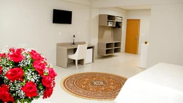 Premium Suite | Premium bedding, minibar, in-room safe, desk