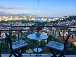 Chambre double ou avec lits jumeaux, balcon, vue sur la mer | Balcon