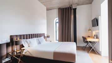 Minibar, laptop workspace, soundproofing, free WiFi