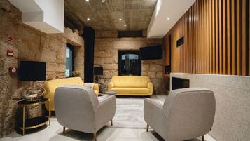 Télévision à écran plat