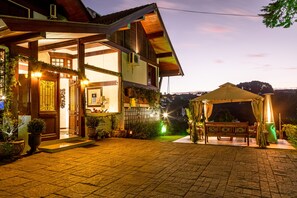 Front of property - Casablanca Hotel Boutique (Campos do Jordão)