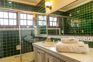 Apartamento Luxo | Premium bedding, minibar, in-room safe, soundproofing - Casablanca Hotel Boutique (Campos do Jordão)