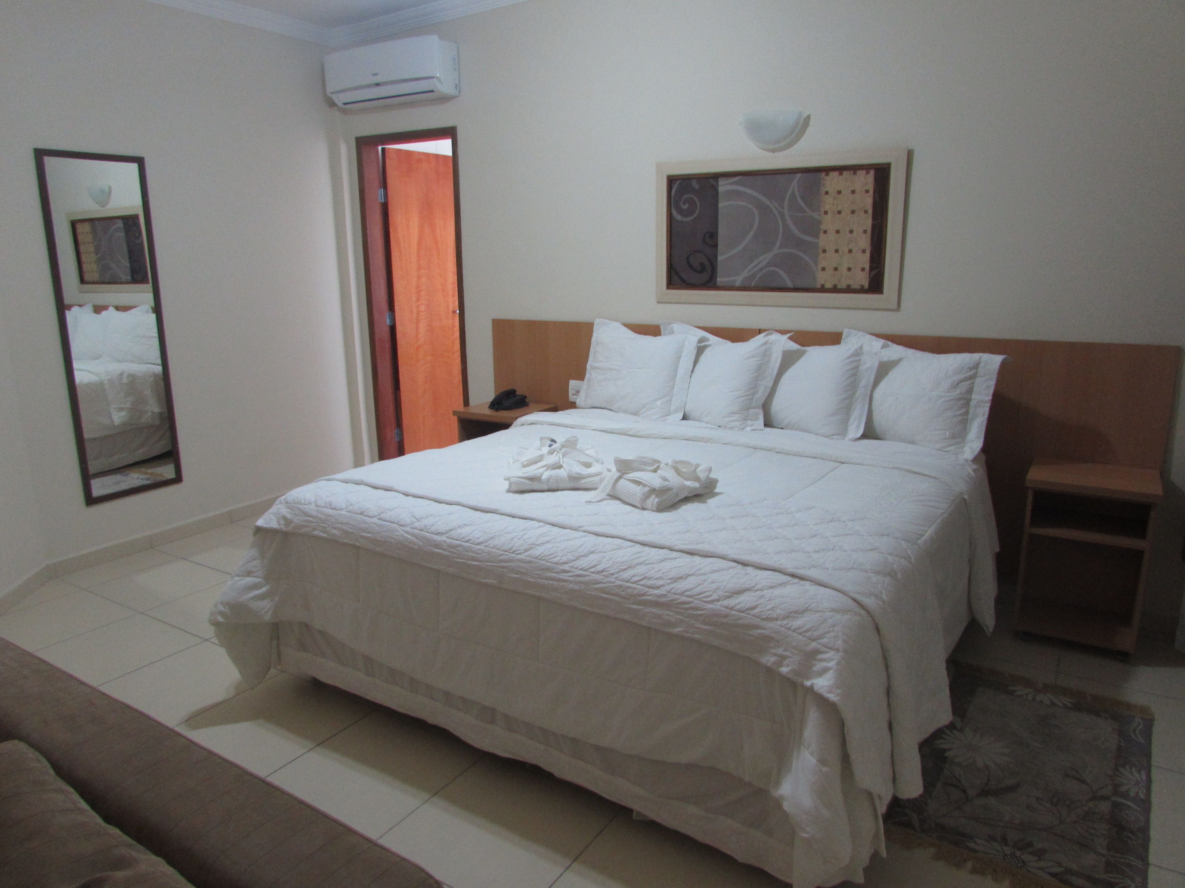 1 bedroom, pillow-top beds, minibar, in-room safe