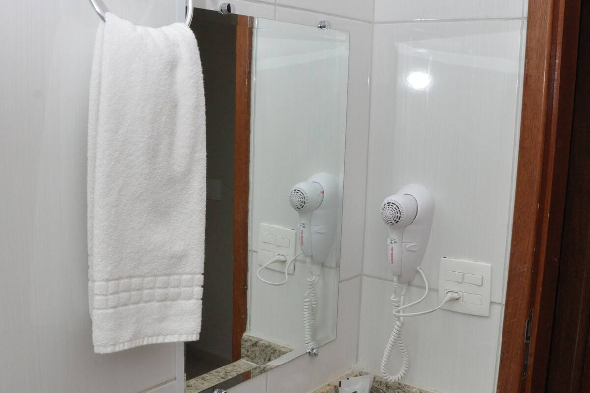 standard room | bathroom sink