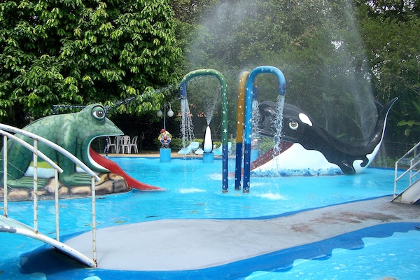 3 outdoor pools