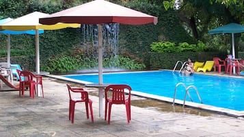 3 piscinas al aire libre