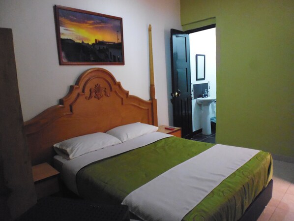 Double Room, Private Bathroom | 1 bedroom, premium bedding, down duvets, pillow-top beds