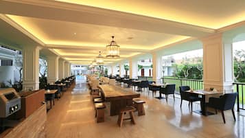 Tägliches Frühstücksbuffet (110000 IDR pro Person)