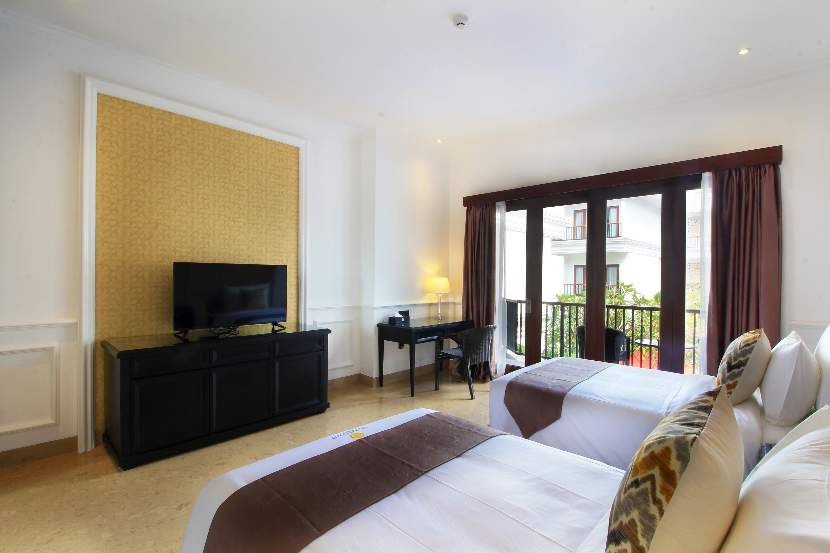 minibar, in-room safe, desk, blackout curtains