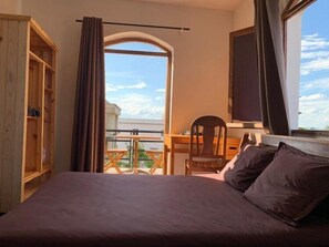 Deluxe Double Room, Terrace - Iarimbato Hotel (Antananarivo)