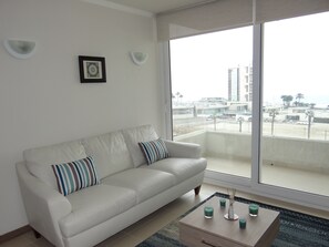 Apartment, 2 Bedrooms | Living area