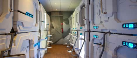Coffres-forts dans les chambres, Wi-Fi gratuit, draps fournis