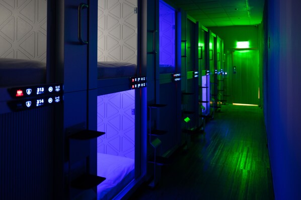 Premium Capsule | In-room safe, free WiFi, bed sheets