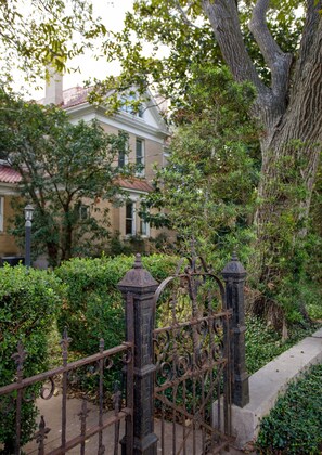 Exterior - Belle Oaks Inn (Gonzales)