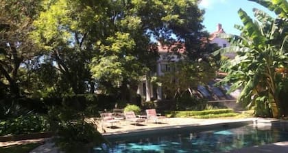 Belle Oaks Inn