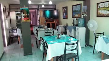 Desayuno buffet incluido todos los días