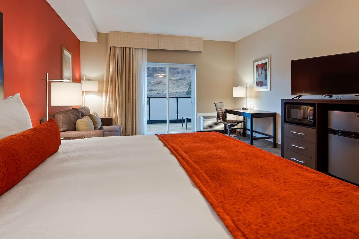 hypo-allergenic bedding, desk, laptop workspace, soundproofing