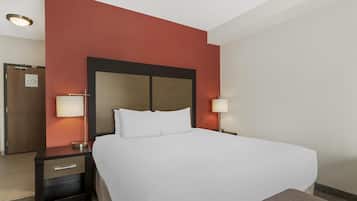 Standard Room, 1 King Bed, Non Smoking, Refrigerator & Microwave | Hypo-allergenic bedding available, desk, laptop workspace, soundproofing