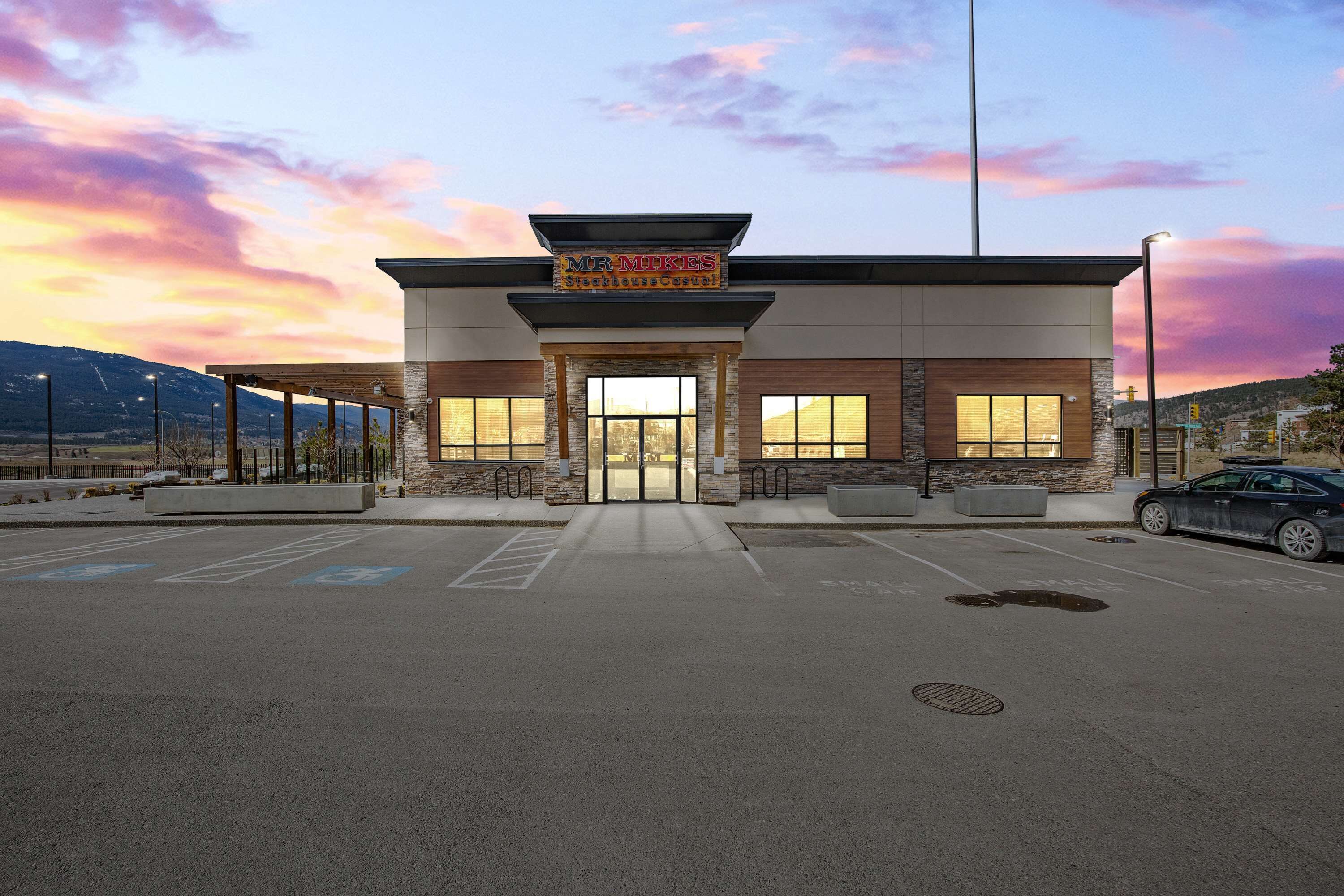 lunch and dinner served, american cuisine