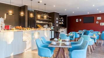 Daily buffet breakfast (EUR 17 per person)