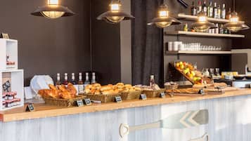 Daily buffet breakfast (EUR 17 per person)