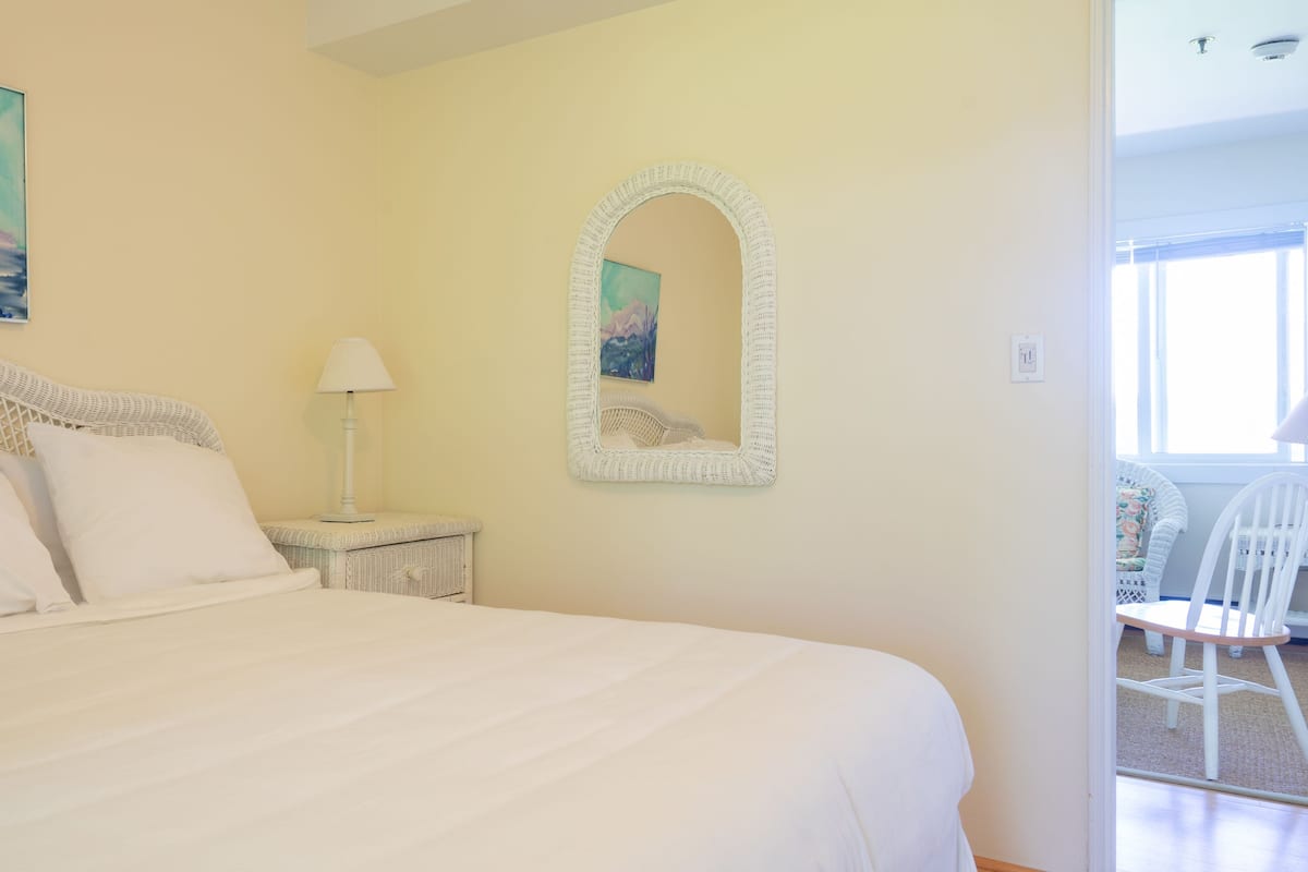 Basic Apartment | Bed sheets