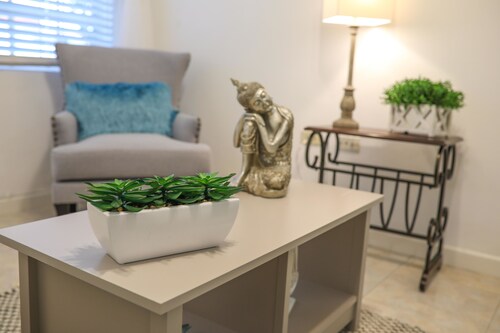 New Kingston's Deluxe Apartment