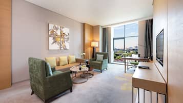 Standard Room, 1 King Bed, River View (High Floor) | City view