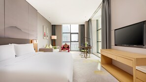 Standard Room, 1 King Bed, River View (High Floor) | 1 bedroom, minibar, in-room safe, desk - Holiday Inn Baoji Central by IHG (Baoji)