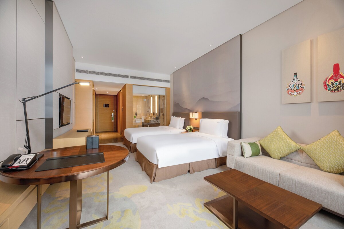 1 bedroom, minibar, in-room safe, desk