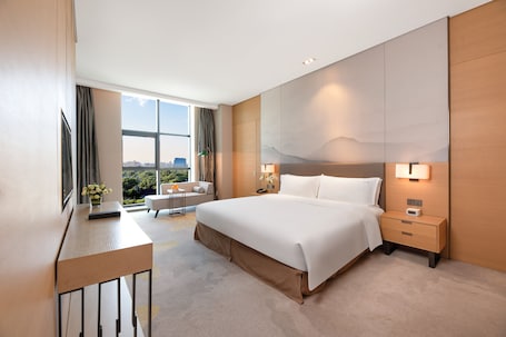 1 habitación, minibar, caja de seguridad en la habitación y escritorio . Holiday Inn Baoji Central by IHG