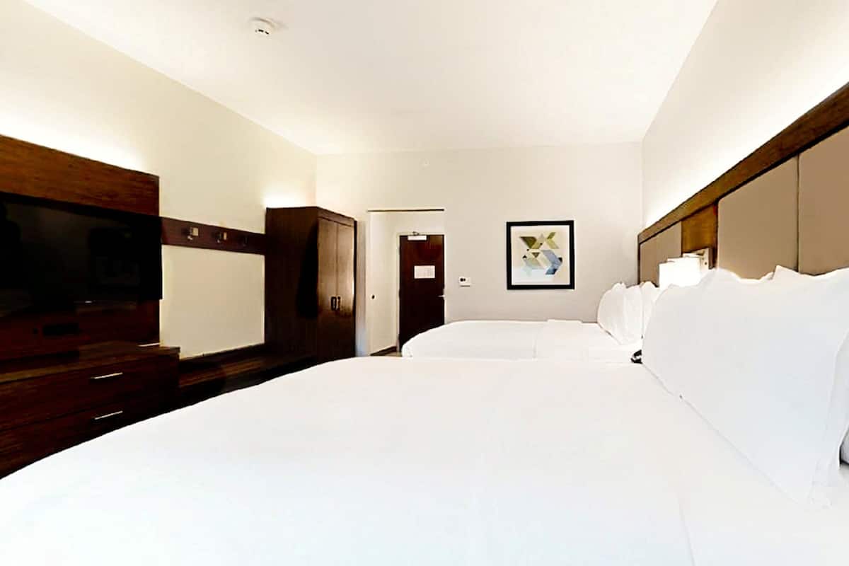 1 chambre, coffres-forts dans les chambres, bureau