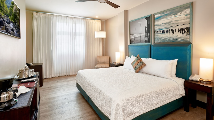 R Hotel Kingston