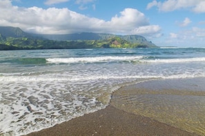 House, 1 Bedroom, Microwave, Mountain View (Islander on the Beach 246) | Beach/ocean view