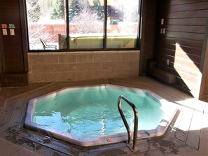 Tina de hidromasaje interior