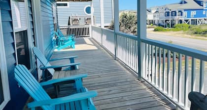 Just Breeze 'n 4 Bedroom Home by RedAwning