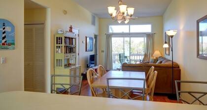 Toadally Relaxin' 2 Bedroom Home by RedAwning