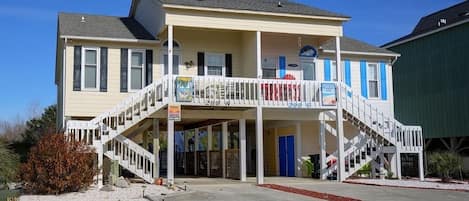 House, 2 Bedrooms | Exterior