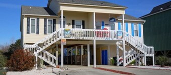 Toadally Relaxin' 2 Bedroom Home by RedAwning