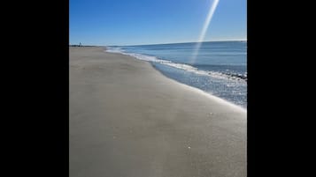 House, 2 Bedrooms | Beach