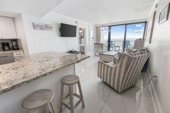 Appart'hôtel, 2 chambres, balcon, en front de plage (308) | Salle de bain | Serviettes fournies