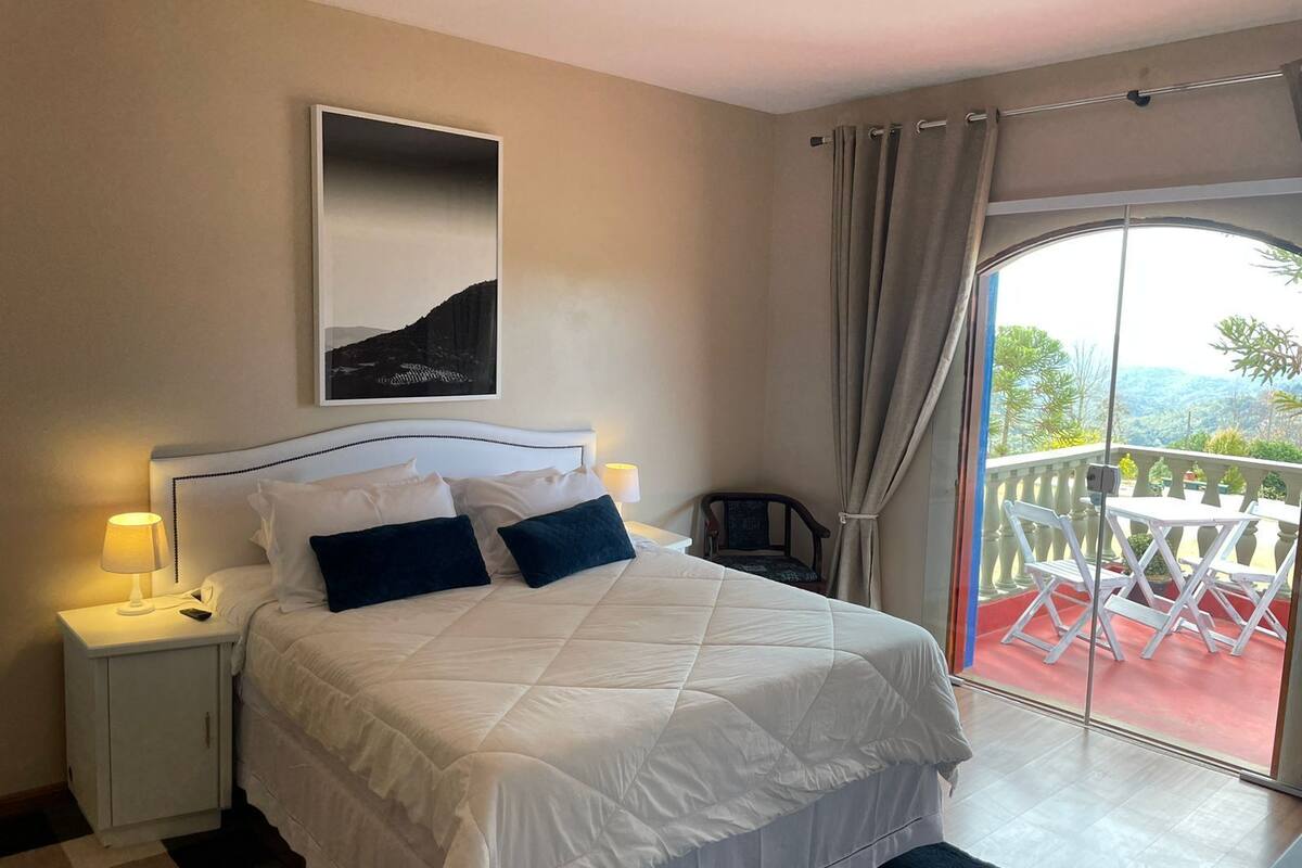 Quarto quádruplo econômico | 1 sovrum, minibar och gratis wi-fi