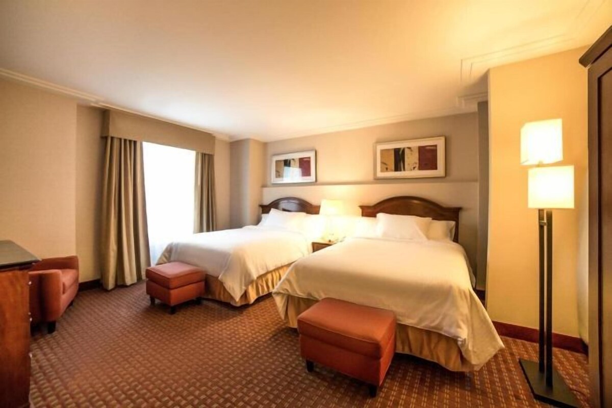 Double Queen Room