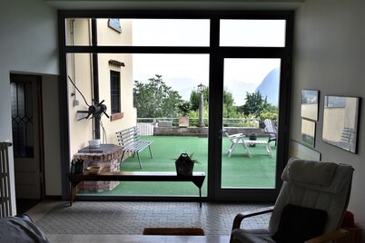 House LA TERRACE - Large house with lake view, 3 bedrooms, sleeps 8