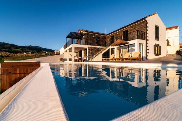 Alberca al aire libre 