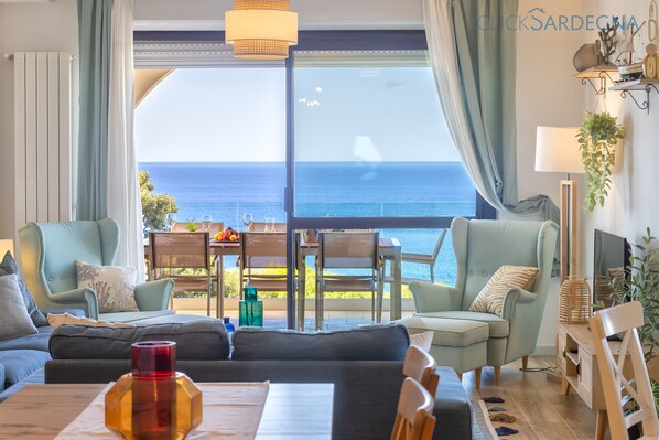 تلفزيون ذكي، كُتُب، مكتب