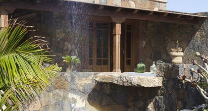 Magnificent house in the countryside, very quiet.