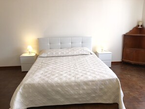 2 bedrooms, free WiFi, bed sheets, wheelchair access - Panoramic penthouse overlooking the Port of Syracuse (Siracusa)